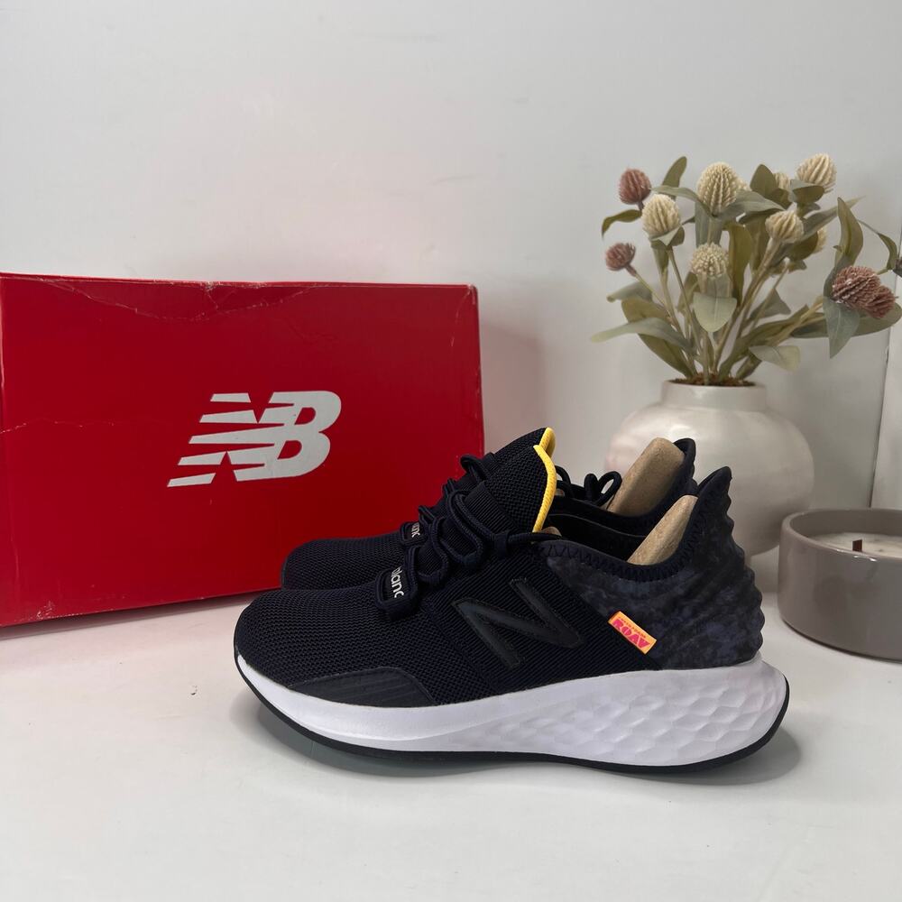 New Balance Fresh Foam Roav Running Shoe Black/White Women 5 Wide Tried on